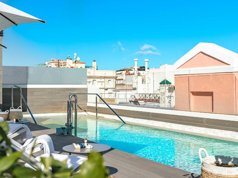 Pool mit Solarium Vincci Molviedro 4* Sevilla Pool mit Solarium Vincci Molviedro 4* Sevilla